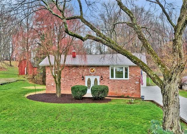 Property at 738 Chenoweth Dr, Akron, OH 44319, 3 beds, 2 baths