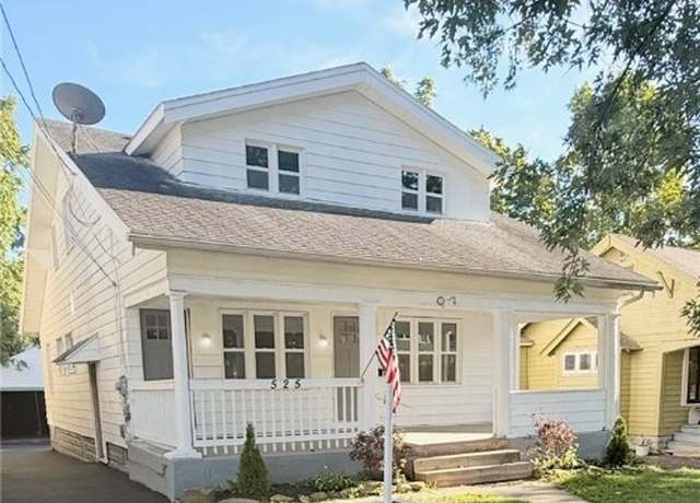 Property at 525 W Ravenwood Ave, Youngstown, OH 44511, 5 beds, 2 baths
