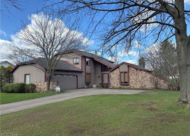 Property at 9191 Paulding St NW, Massillon, OH 44646, 3 beds, 2.5 baths