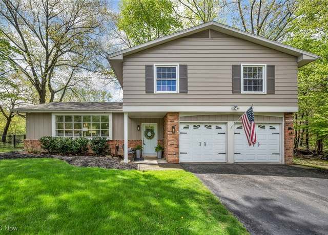 Property at 7805 Skylineview Dr, Mentor, OH 44060, 3 beds, 2.5 baths