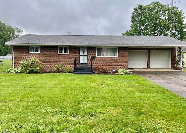 Property at 1910 Roosevelt Ave NE, Canton, OH 44705, 3 beds, 1 bath
