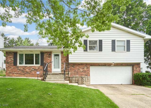 Property at 2525 Barrington Rd, Fairlawn, OH 44333, 3 beds, 2 baths