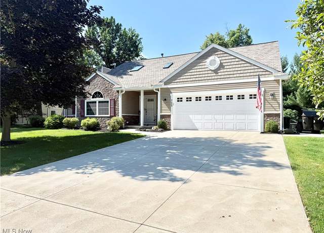 Property at 9608 Downers Grove Ct, Strongsville, OH 44136, 4 beds, 3.5 baths