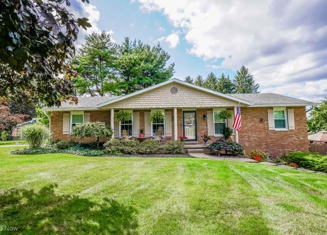 Property at 3433 Abbey St NW, Uniontown, OH 44685, 3 beds, 3 baths