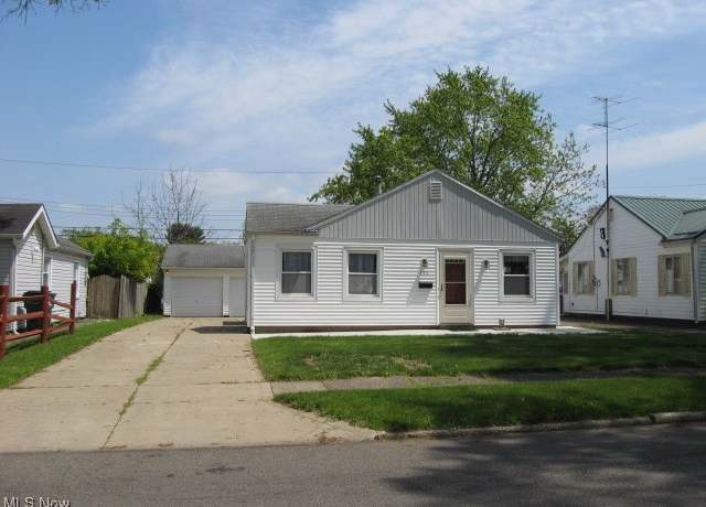 Property at 500 Grosvenor Dr NW, Massillon, OH 44647, 2 beds, 1 bath