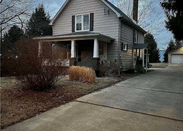 Property at 320 Greenbrier Rd, Weirton, WV 26062, 2 beds, 2 baths
