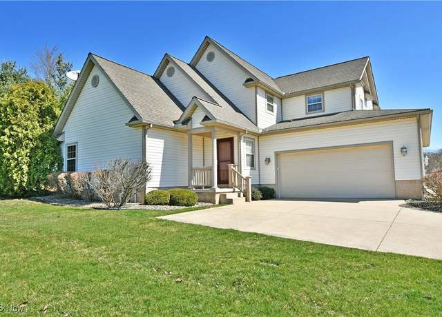 Property at 117 Fairway Pl NW, Warren, OH 44483, 3 beds, 3 baths