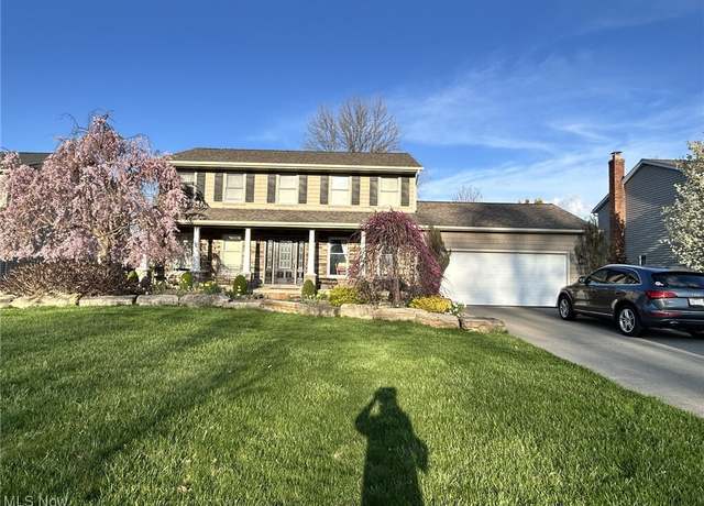 Property at 6809 S Camelot Dr, Mentor, OH 44060, 3 beds, 2.5 baths