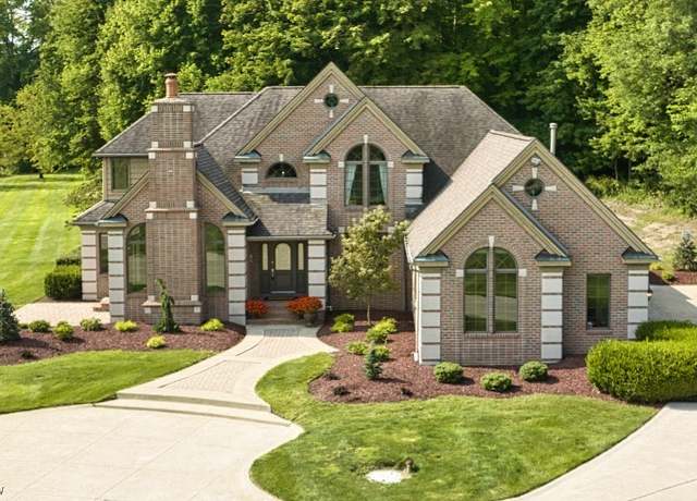 Property at 4040 Etter Rd, Mogadore, OH 44260, 4 beds, 3.5 baths