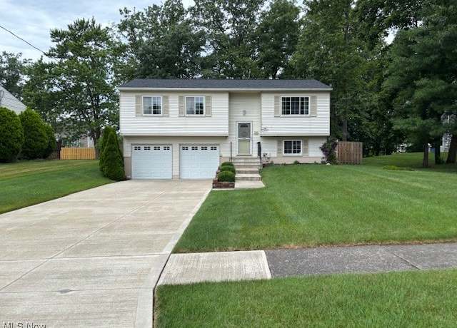 Property at 176 Oakleigh, Brunswick, OH 44212, 3 beds, 1.5 baths