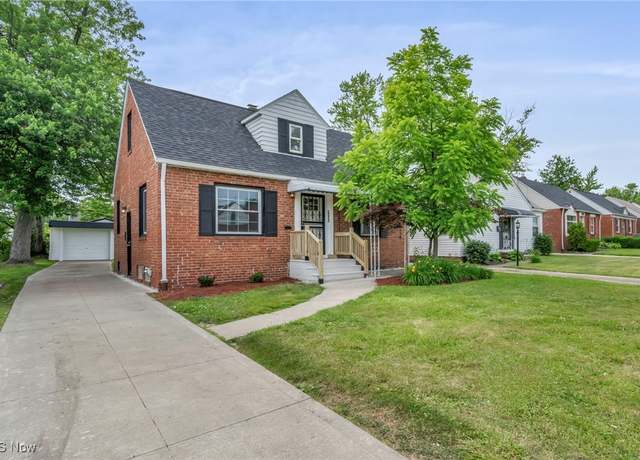 Property at 4396 Parkton Dr, Warrensville Heights, OH 44128, 3 beds, 2 baths