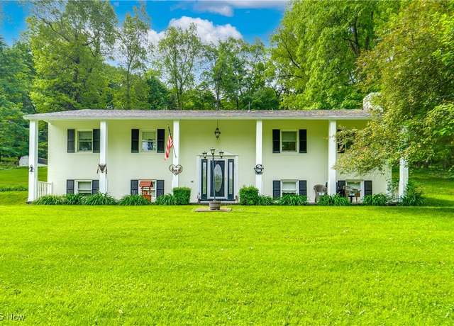 Property at 514 Michael Ln, Zoar, OH 44697, 3 beds, 3 baths