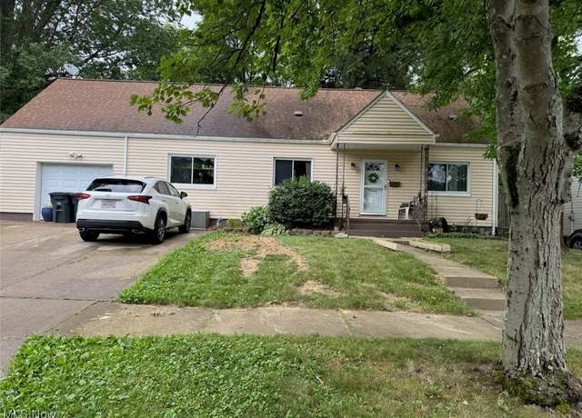 Property at 469 Lodi St, Akron, OH 44305, 5 beds, 3 baths