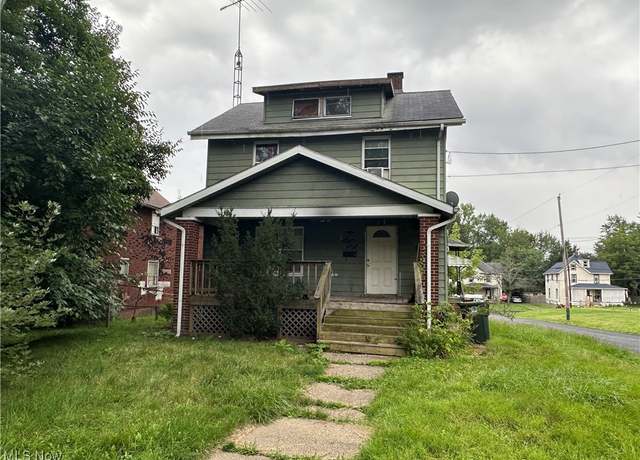 Property at 2338 2nd St NE, Canton, OH 44704, 3 beds, 1 bath