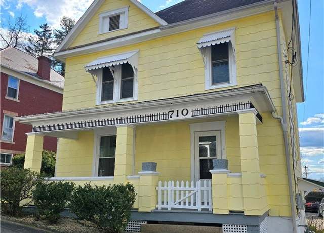 Property at 710 Quarry St, Marietta, OH 45750, 3 beds, 2 baths