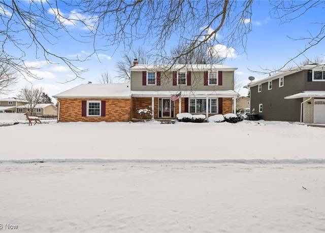Property at 13541 Indian Creek Dr, Middleburg Heights, OH 44130, 4 beds, 2.5 baths