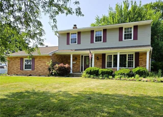 Property at 13541 Indian Creek Dr, Middleburg Heights, OH 44130, 4 beds, 2.5 baths