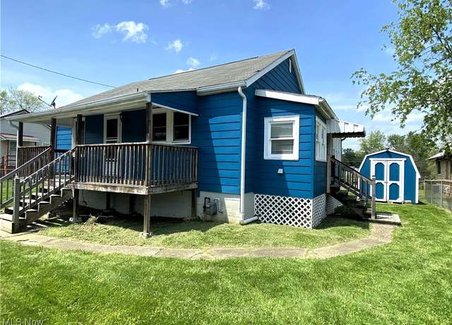 Property at 1309 1/2 Rayon Dr, Parkersburg, WV 26101, 2 beds, 1 bath