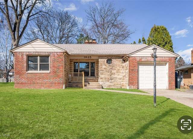 Property at 1825 Tanglewood Dr, Akron, OH 44313, 4 beds, 2 baths