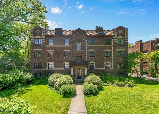 Property at 2472 Overlook Rd #11, Cleveland Heights, OH 44106, 2 beds, 2 baths