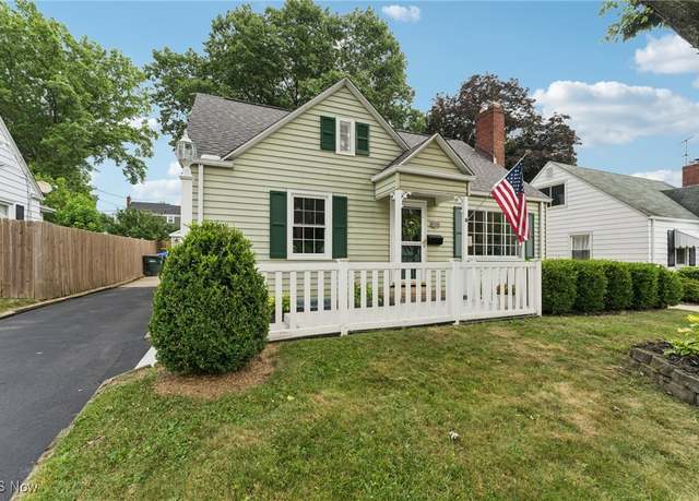 Property at 2053 26th St, Cuyahoga Falls, OH 44223, 3 beds, 2 baths
