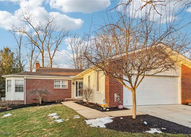 Property at 713 Woodlake Dr, Aurora, OH 44202, 3 beds, 3 baths