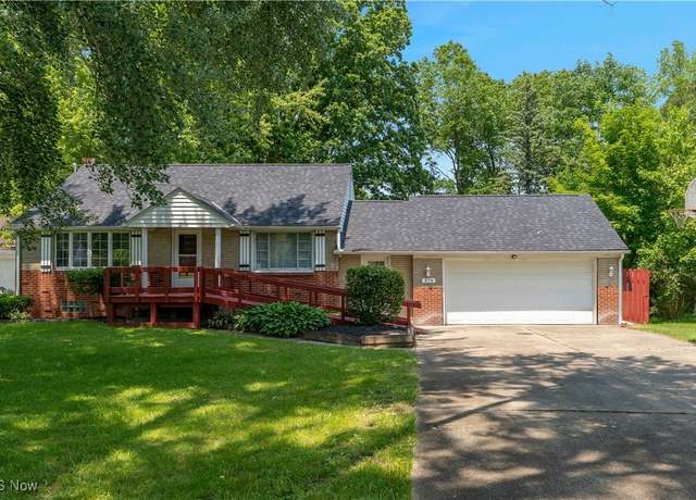 Property at 374 Glendola Ave NW, Warren, OH 44483, 3 beds, 2 baths