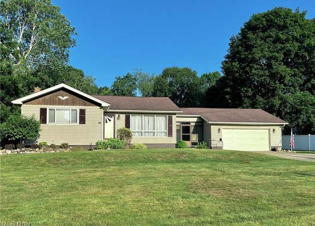 Property at 4195 Columbia Ave NW, Massillon, OH 44646, 3 beds, 2 baths