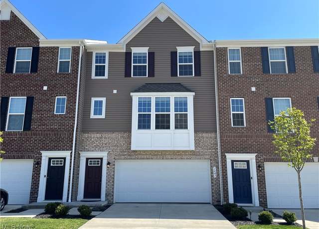 Property at 1647 S Eckert Ln, Akron, OH 44313, 3 beds, 3 baths