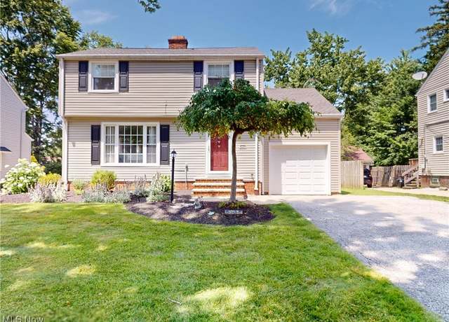 Property at 5135 Edenhurst Rd, Lyndhurst, OH 44124, 4 beds, 2 baths