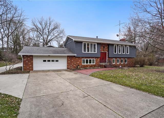 Property at 4716 Strouble Dr NW, Canton, OH 44718, 4 beds, 2 baths
