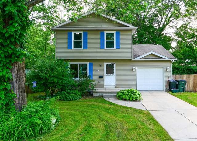 Property at 9009 Oak Ct, Windham, OH 44288, 3 beds, 1.5 baths