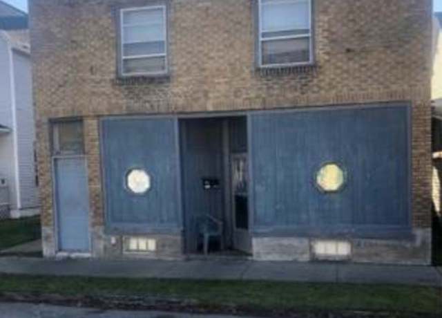 Property at 672 W Tuscarawas Ave, Barberton, OH 44203, 4 beds, 3 baths