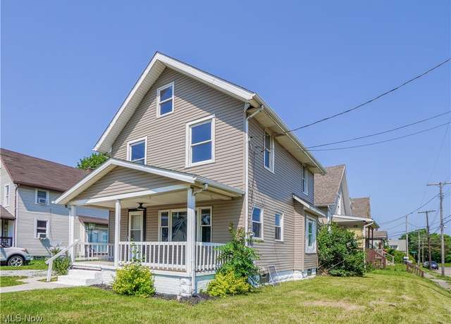 Property at 1384 Stark Ave SW, Canton, OH 44706, 3 beds, 1.5 baths
