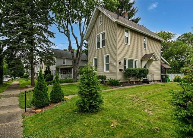 Property at 858 11th St NE, Massillon, OH 44646, 2 beds, 1 bath
