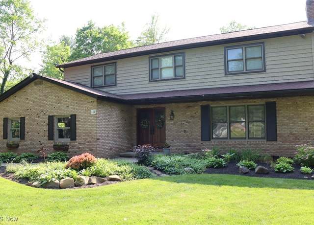 Property at 812 Spring Water Dr, Akron, OH 44333, 4 beds, 2.5 baths