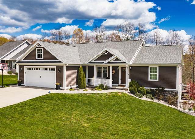 Property at 280 Summit Dr, Williamstown, WV 26187, 3 beds, 2 baths