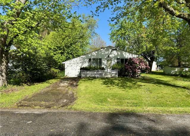 Property at 1464 Mohawk Dr, Madison, OH 44057, 2 beds, 1 bath