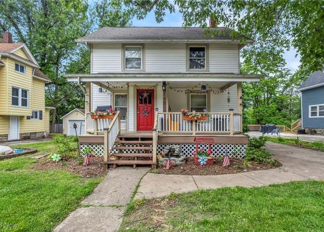Property at 158 Humbolt Ave, Wadsworth, OH 44281, 3 beds, 1.5 baths