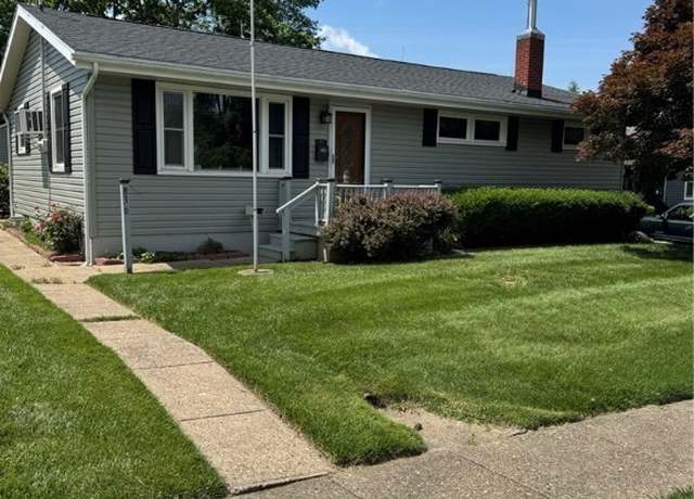 Property at 836 Caldwell St, Zanesville, OH 43701, 3 beds, 1.5 baths