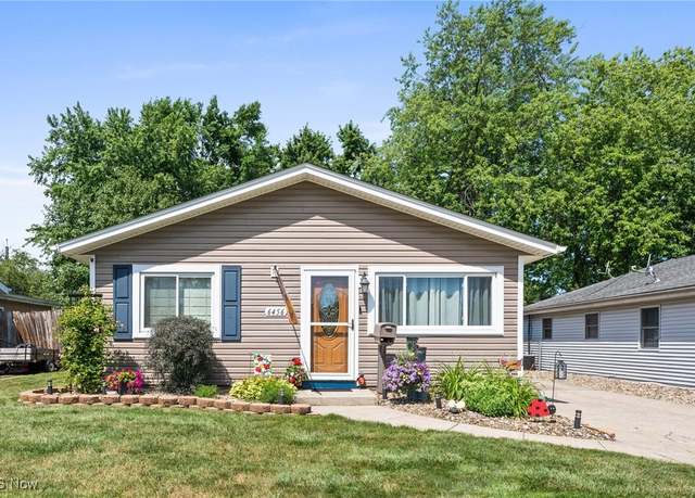 Property at 6456 Edgehurst Dr, Brook Park, OH 44142, 3 beds, 2 baths