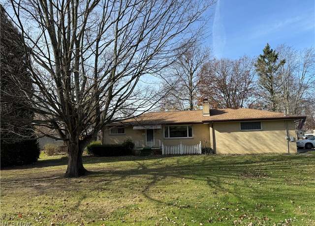 Property at 92 Woodland Dr, New Middletown, OH 44442, 4 beds, 2.5 baths