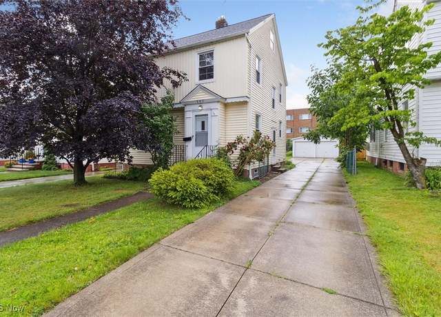 Property at 897 Quarry Dr, Cleveland Heights, OH 44121, 3 beds, 1.5 baths