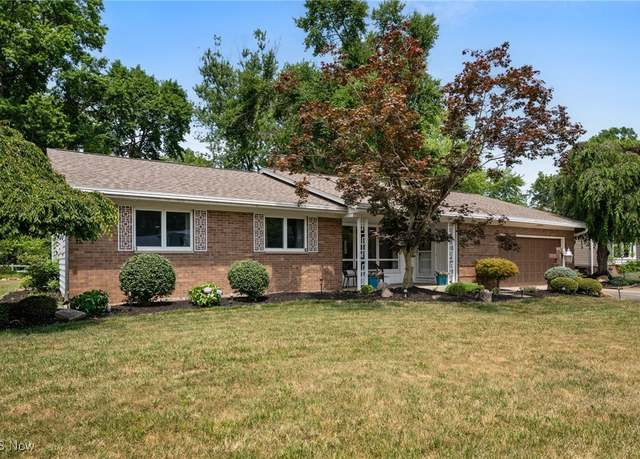 Property at 33072 Redwood Blvd, Avon Lake, OH 44012, 3 beds, 2 baths