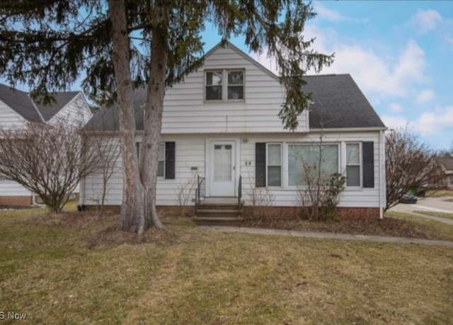 Property at 59 Greencroft Rd, Bedford, OH 44146, 2 beds, 2.5 baths