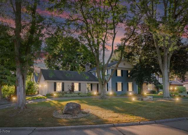 Property at 4009 Troon Dr, Uniontown, OH 44685, 4 beds, 3 baths