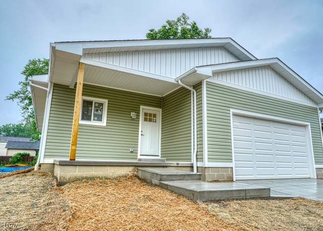 Property at 461 S Van Buren Ave, Barberton, OH 44203, 3 beds, 2 baths