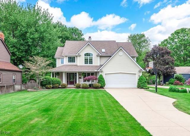 Property at 635 Brooke Ln, Bay Village, OH 44140, 5 beds, 3.5 baths