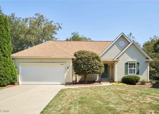 Property at 2957 Greenspire Ln, Fairlawn, OH 44333, 3 beds, 3.5 baths