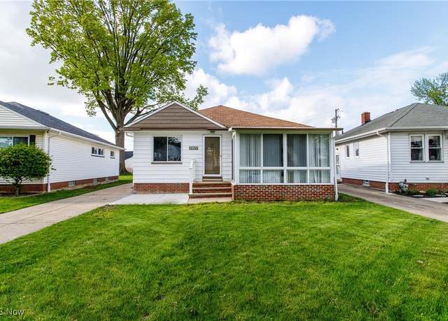 Property at 31827 Glenhurst Rd, Willowick, OH 44095, 3 beds, 2 baths
